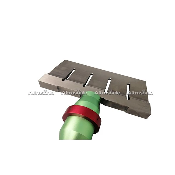 20Khz Ultrasonic Food Cutter For Frozen Meat Chorizo Bacon Cheese Nougat Sliced Portioned